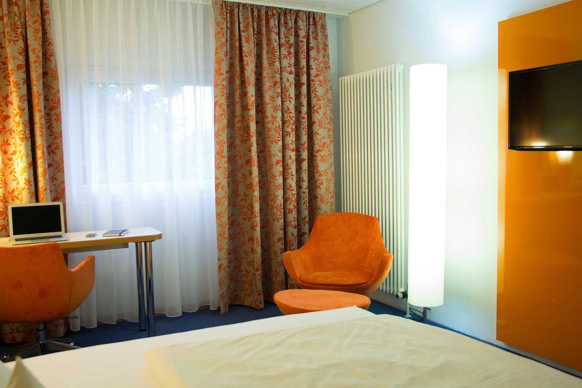 Stadt-Gut-Hotel Filderhotel Ostfildern Bagian luar foto