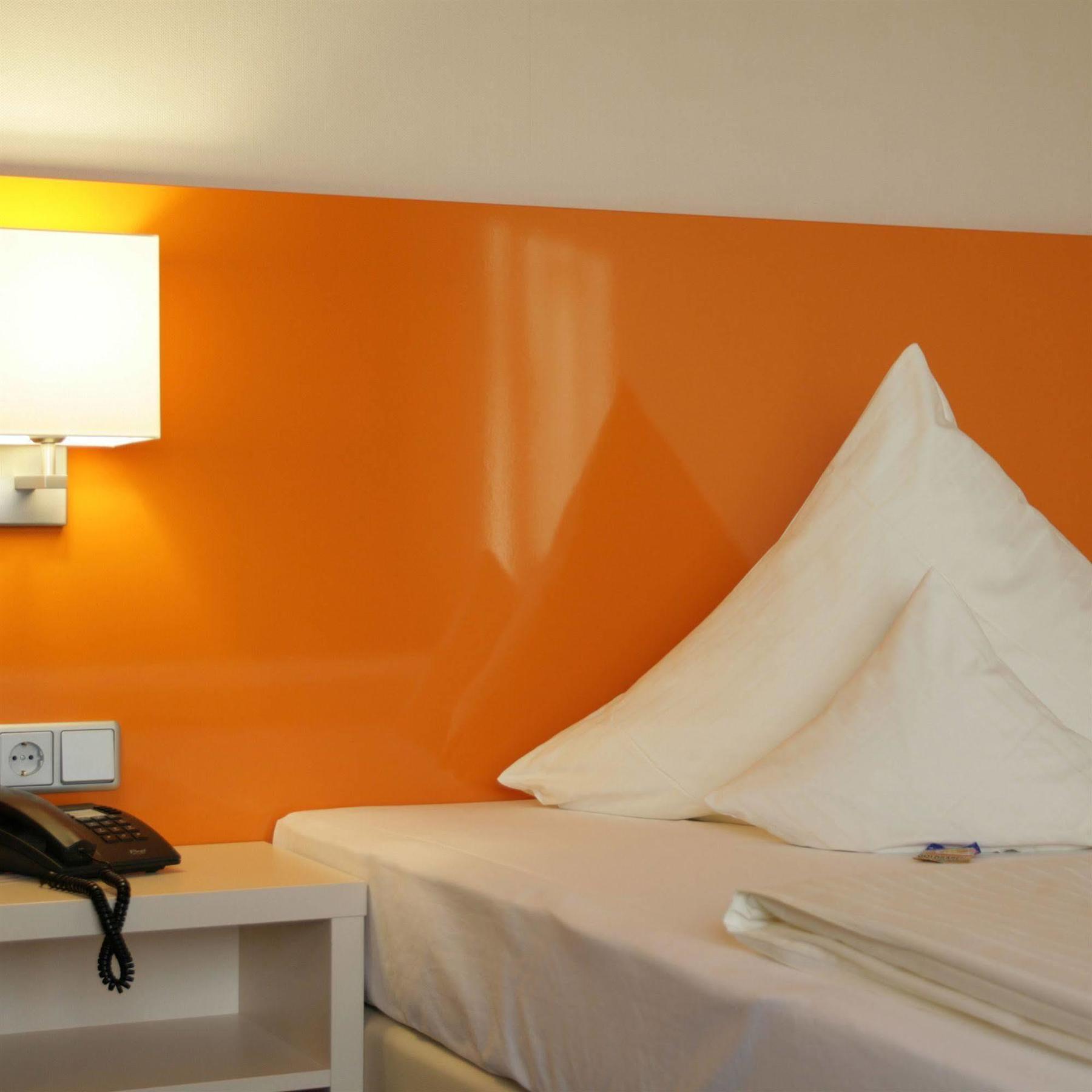Stadt-Gut-Hotel Filderhotel Ostfildern Bagian luar foto