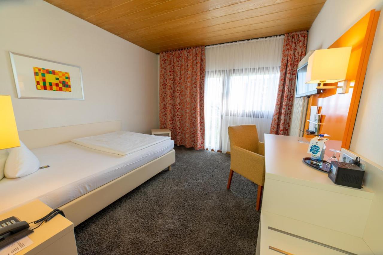 Stadt-Gut-Hotel Filderhotel Ostfildern Bagian luar foto